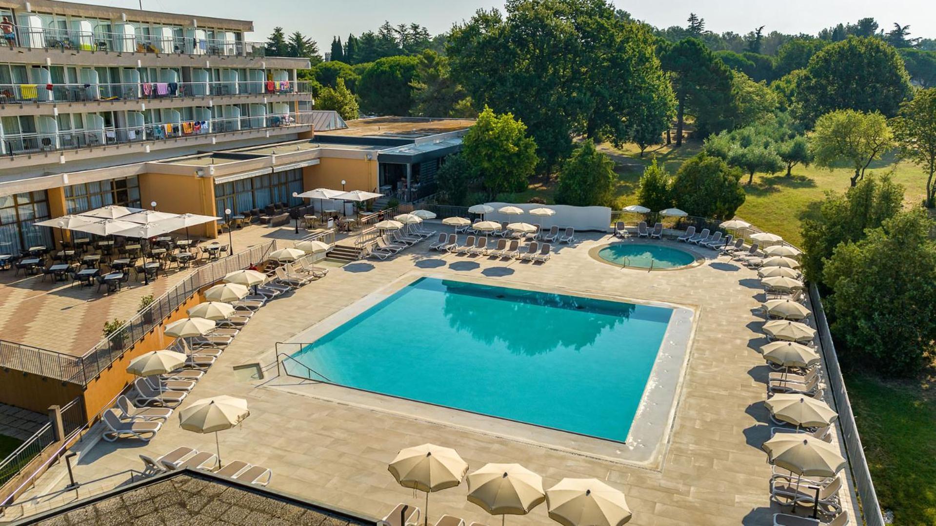Arena Hotel Holiday Medulin Extérieur photo